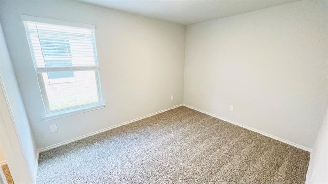 Spacious, unfurnished interior of a new home in Sunnycreek, Fort Worth (Image 11).