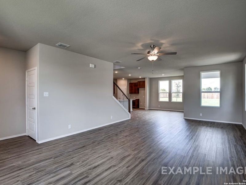 Spacious, unfurnished interior of a new home in Comanche Ridge, San Antonio (Image 12).