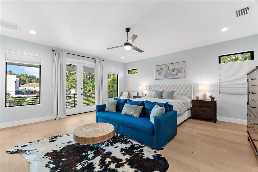 Furnished interior view inside a new home in , Tampa (Image 50).