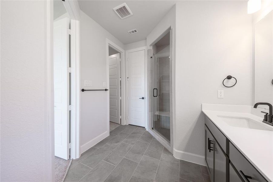 Image 31 of a home in Heath Golf and Yacht Club.