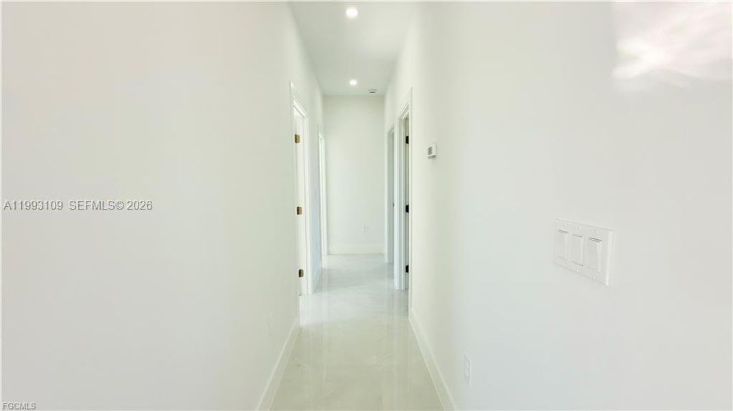 Spacious, unfurnished interior of a new home in , Fort Myers (Image 19).