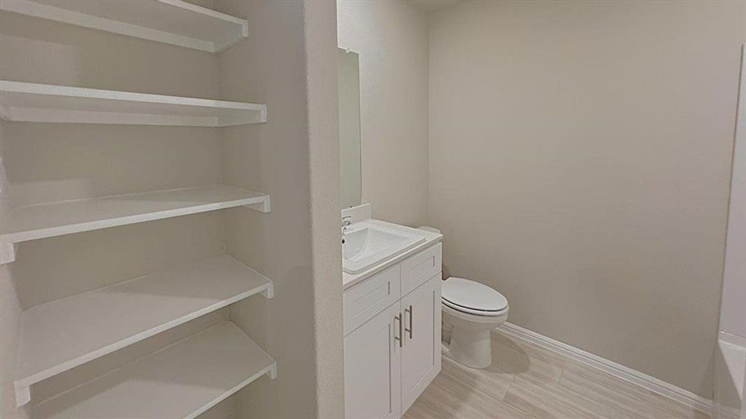 Furnished interior view inside a new home in Highlands at Chapel Creek, Fort Worth (Image 6). Furnished interior view inside a new home in Highlands at Chapel Creek, Fort Worth (Image 6).