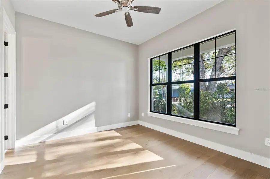 Spacious, unfurnished interior of a new home in , Winter Park (Image 24).