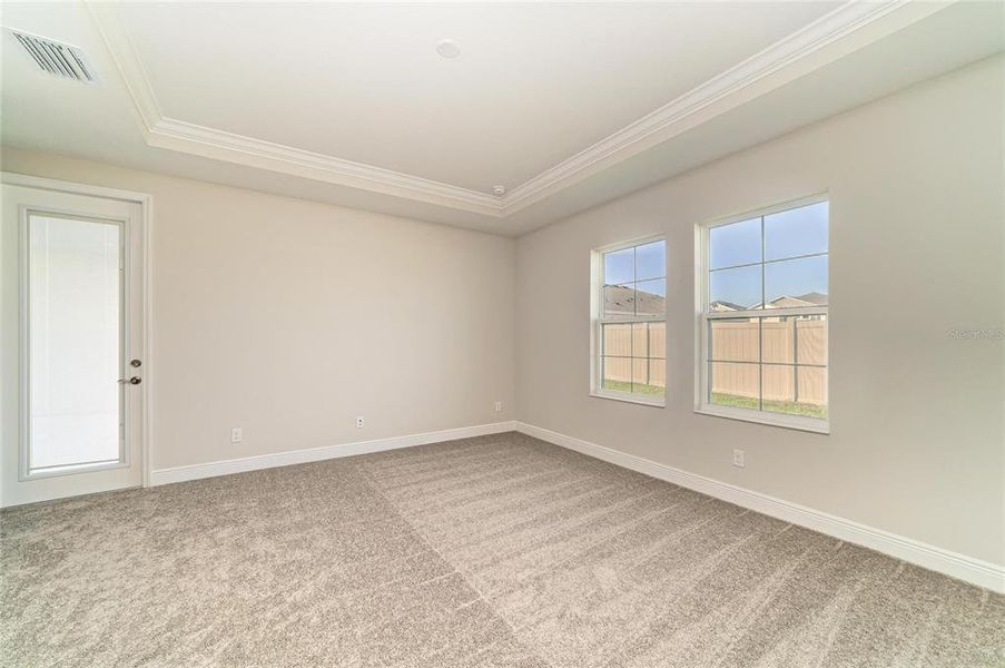 Spacious, unfurnished interior of a new home in Pasadena Woods, Wesley Chapel (Image 28).