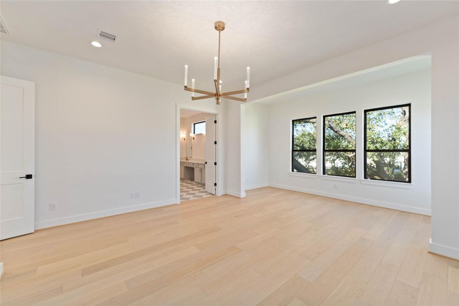 Spacious, unfurnished interior of a new home in , Houston (Image 22).