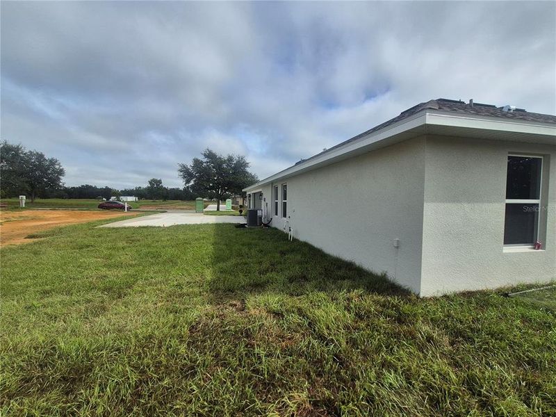Exterior details and patio area of a home in Hill Country Estates, Dade City (Image 4).