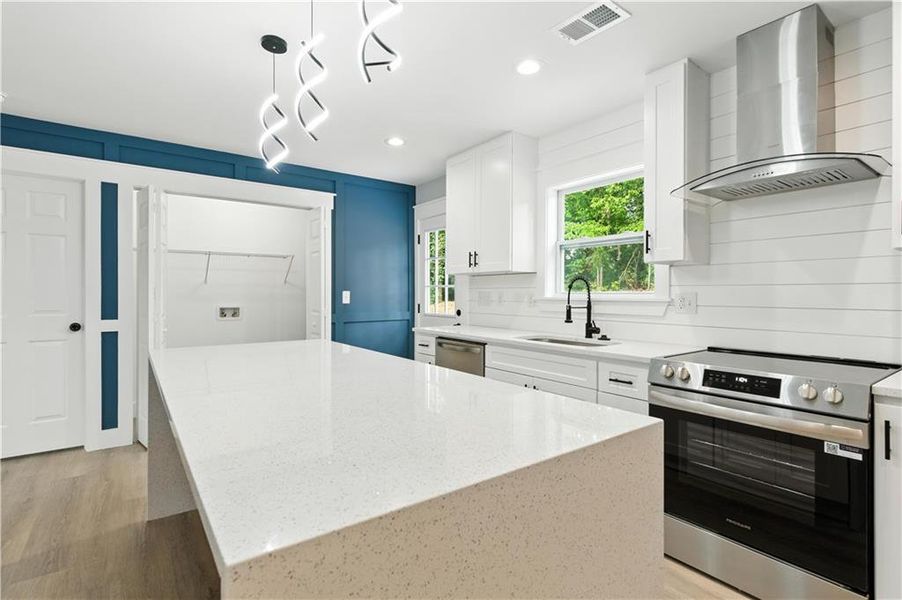 Furnished interior view inside a new home in , Dallas (Image 6).