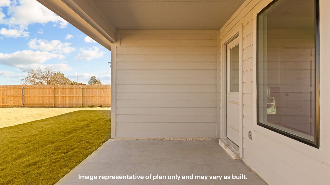 Exterior details and patio area of a home in Terra Vista, Lubbock (Image 3). Exterior details and patio area of a home in Terra Vista, Lubbock (Image 3).
