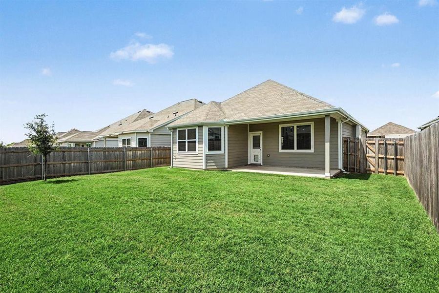 Exterior details and patio area of a home in , Fort Worth (Image 21).