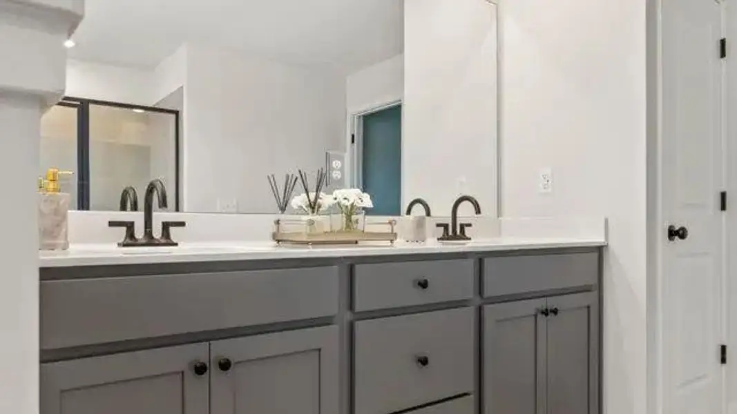 Close-up of interior finishes inside a home in The Estates at Gainesville Township, Gainesville (Image 20).