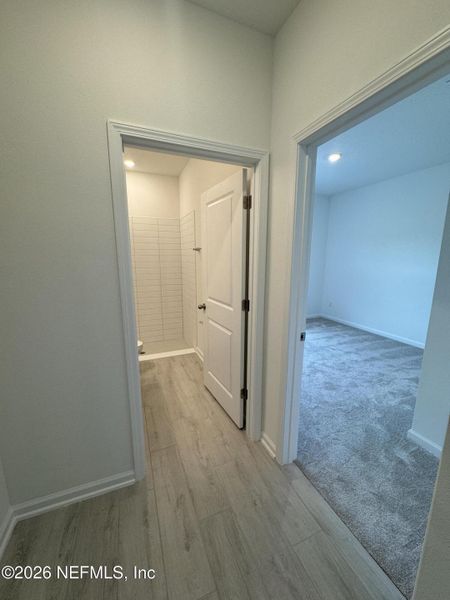 Spacious, unfurnished interior of a new home in Hyland Trail, Green Cove Springs (Image 16).