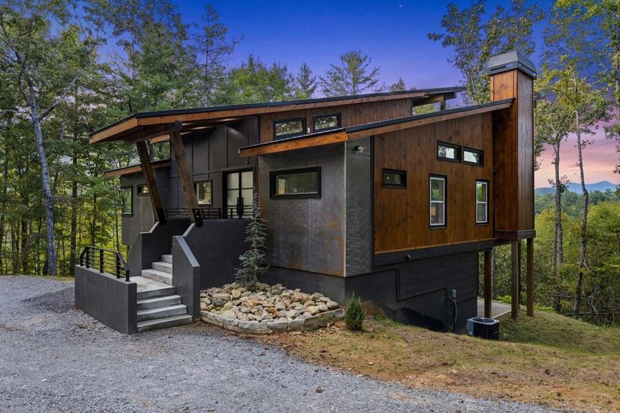 Image 52 of a home in .