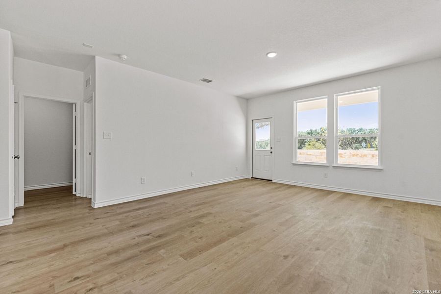 Spacious, unfurnished interior of a new home in Corley Farms, Boerne (Image 14).