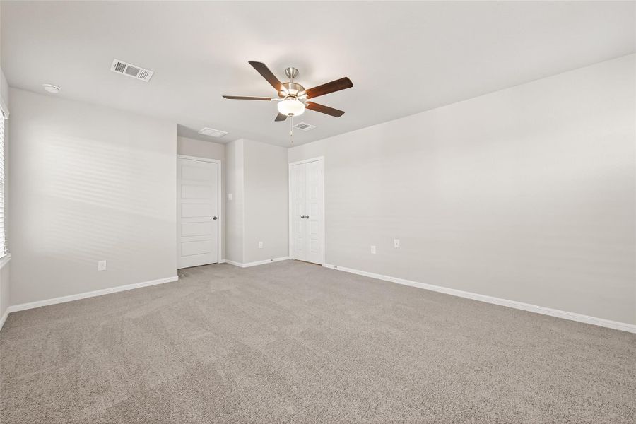Spacious, unfurnished interior of a new home in Woodland Lakes, Houston (Image 28).