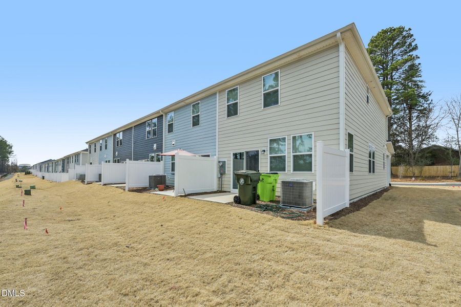 35-web-or-mls-210 Parker Lane-S0503-035