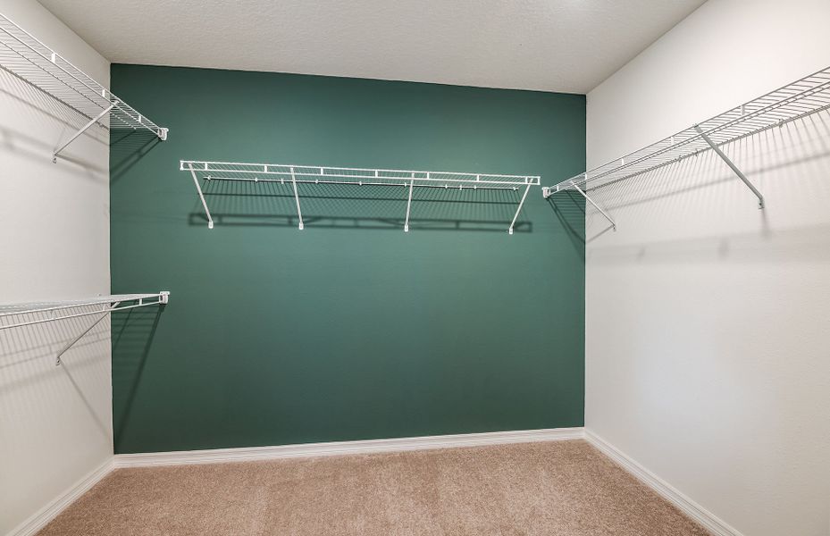 Spacious, unfurnished interior of a new home in Silverlake, Lake Alfred (Image 12).
