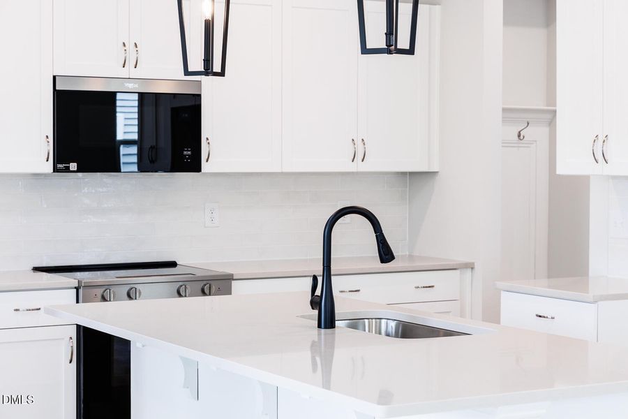 MAGTH-Lot 483_Blayre_QMI (2)