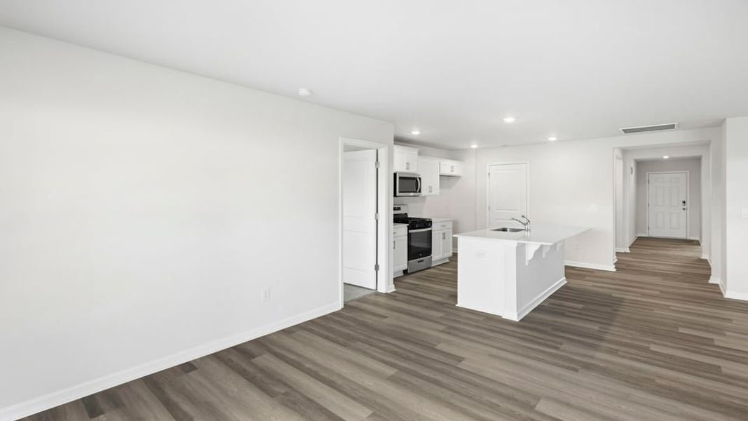 Spacious, unfurnished interior of a new home in Cascade Point, Seneca (Image 21).