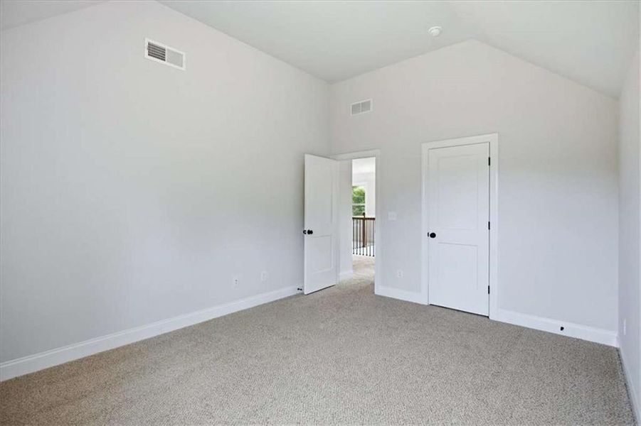 Spacious, unfurnished interior of a new home in , Stockbridge (Image 16).