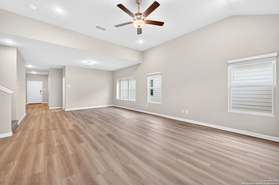 Spacious, unfurnished interior of a new home in Winding Brook, San Antonio (Image 26).