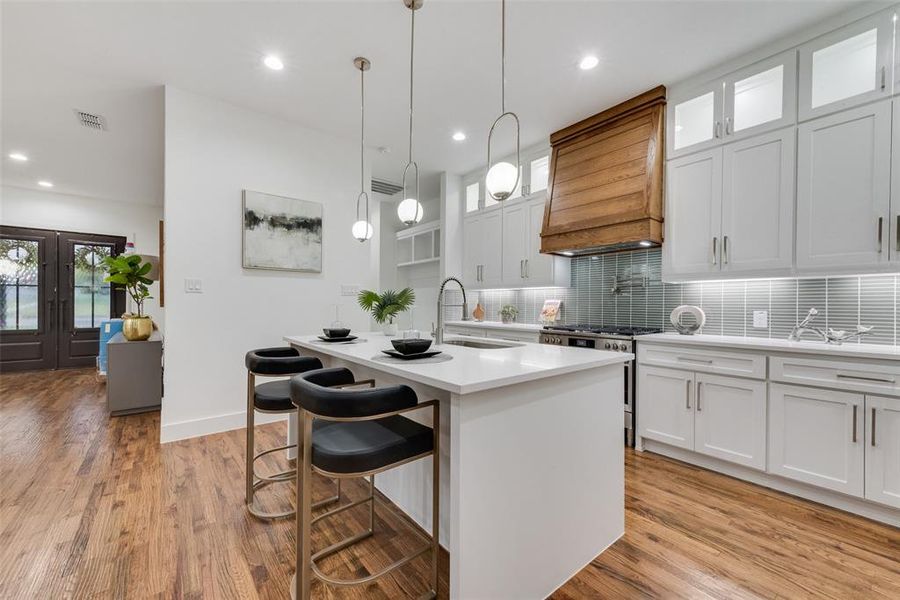 Furnished interior view inside a new home in , Dallas (Image 30).