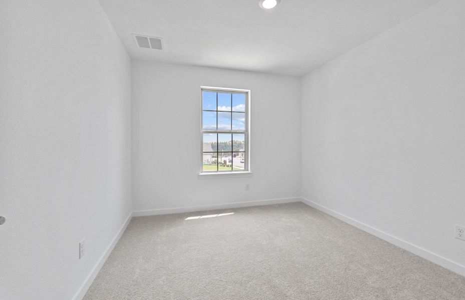 Spacious, unfurnished interior of a new home in Wolf Ranch, Georgetown (Image 32).