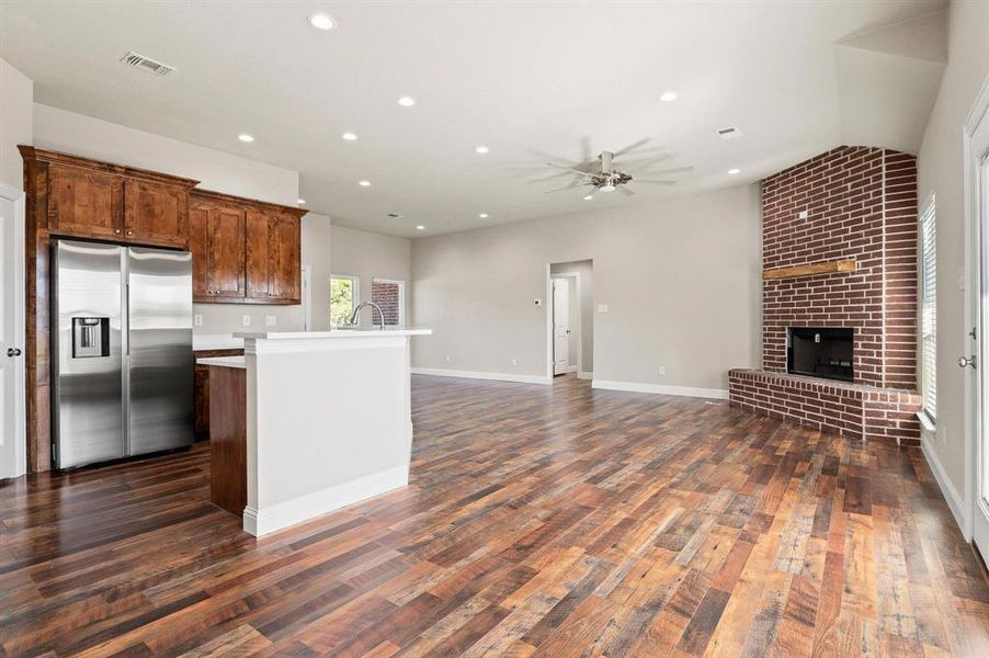 Spacious, unfurnished interior of a new home in , Ector (Image 19).