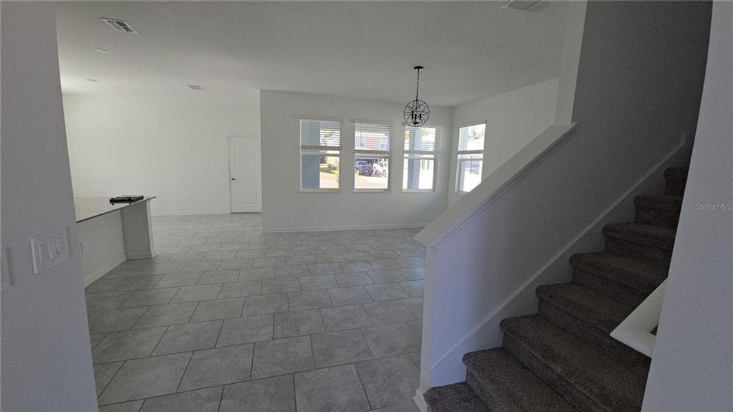 Spacious, unfurnished interior of a new home in Rhett's Ridge, Apopka (Image 14).