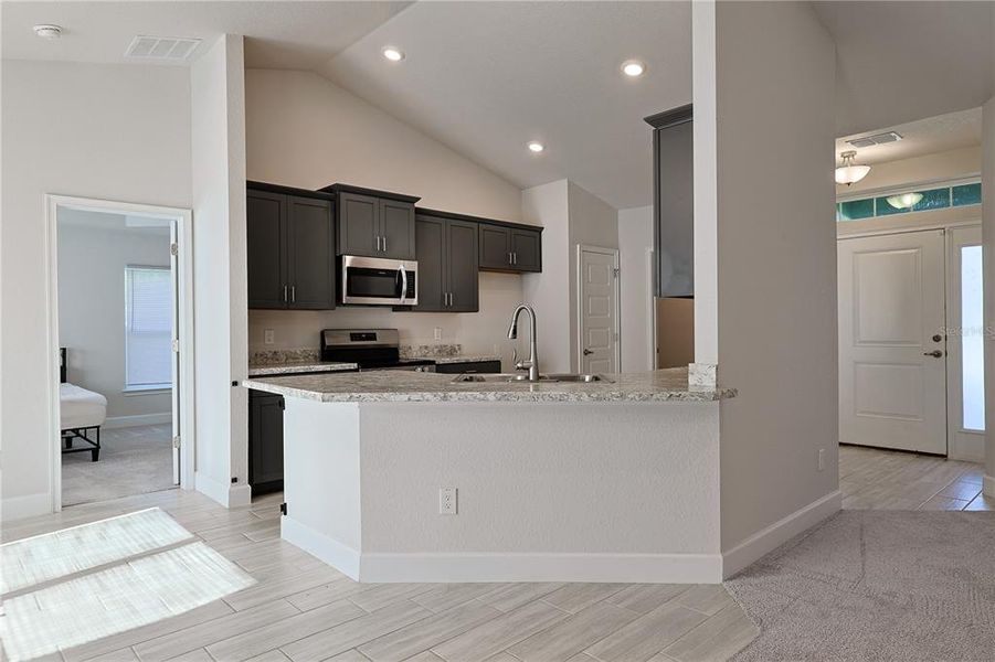 Furnished interior view inside a new home in Ocala Waterway / Kingsland Country Estates, Ocala (Image 7).