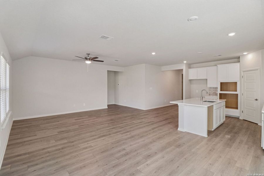 Spacious, unfurnished interior of a new home in Arcadia Ridge - Classic Series, San Antonio (Image 45).