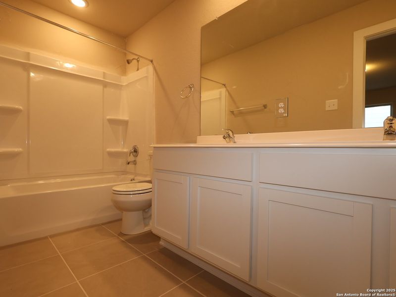 Furnished interior view inside a new home in Winding Brook, San Antonio (Image 9). Furnished interior view inside a new home in Winding Brook, San Antonio (Image 9).