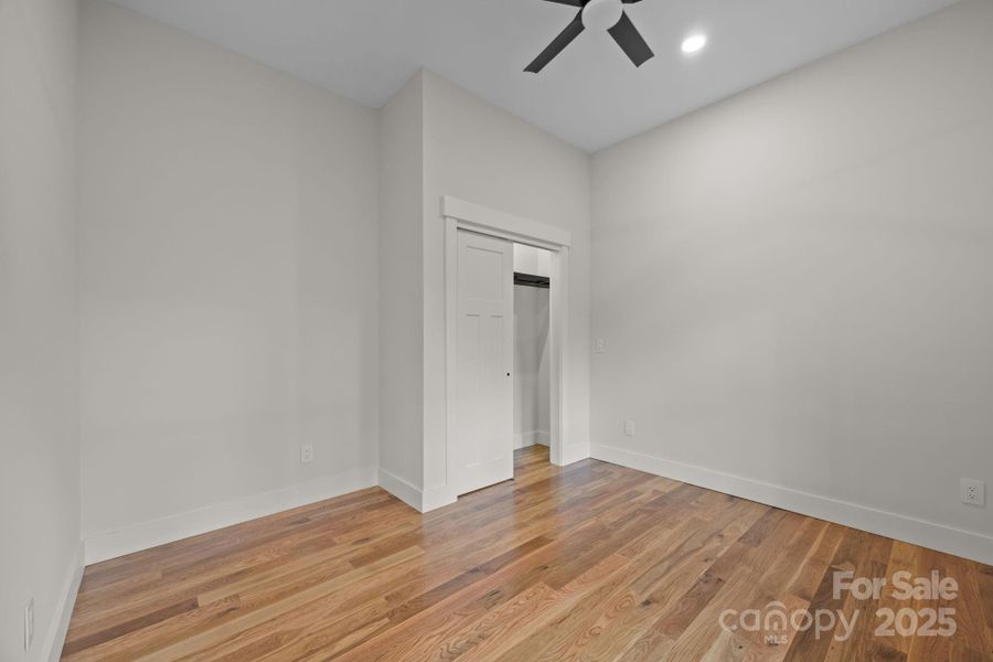 Spacious, unfurnished interior of a new home in , Asheville (Image 27).