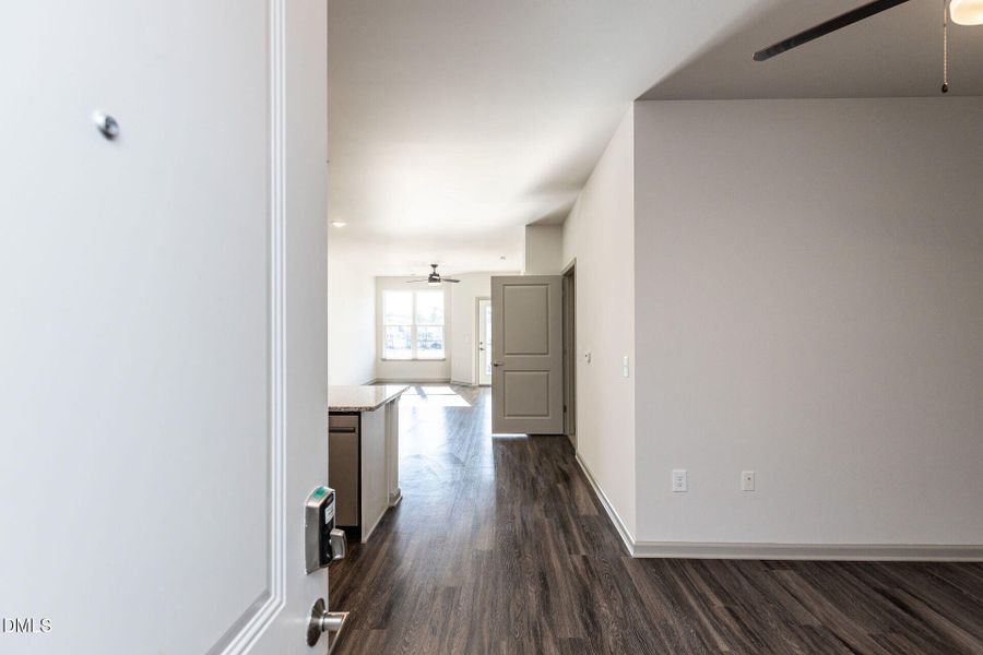 009-1920x1080-foyer-entry 009-1920x1080-foyer-entry