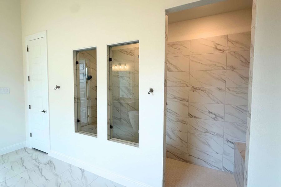 Spacious, unfurnished interior of a new home in Polo Ridge, Mesquite (Image 13).