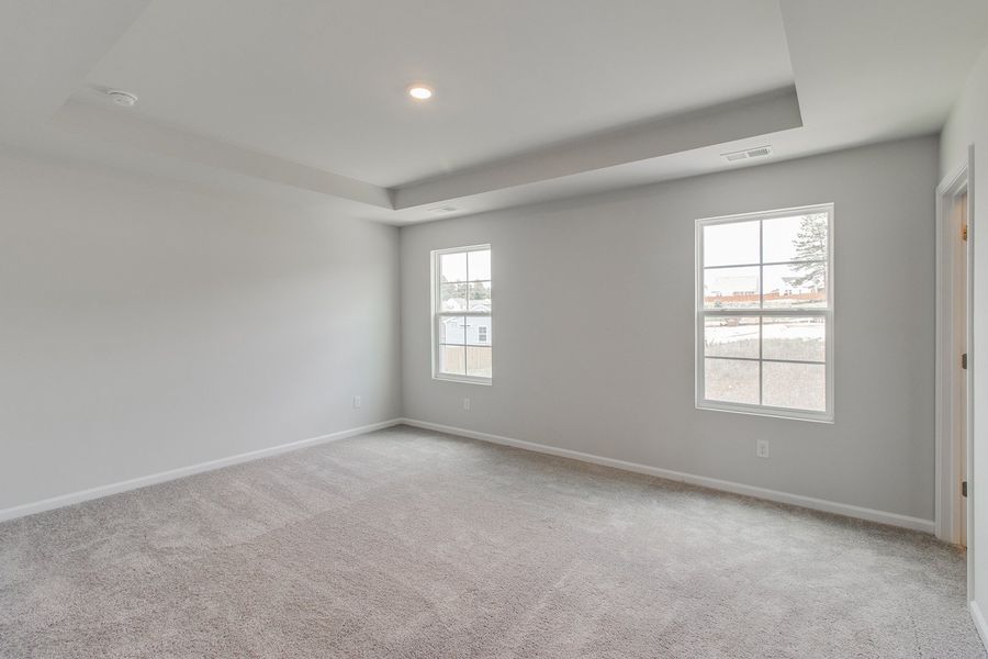 Spacious, unfurnished interior of a new home in Bluefield, Lexington (Image 19).