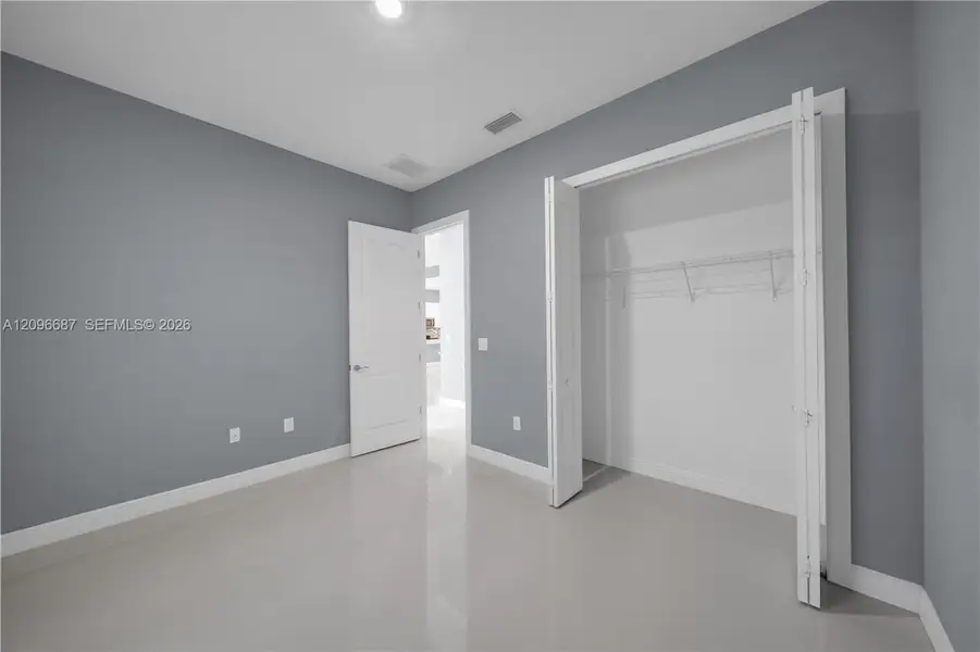 Spacious, unfurnished interior of a new home in , Lehigh Acres (Image 22).