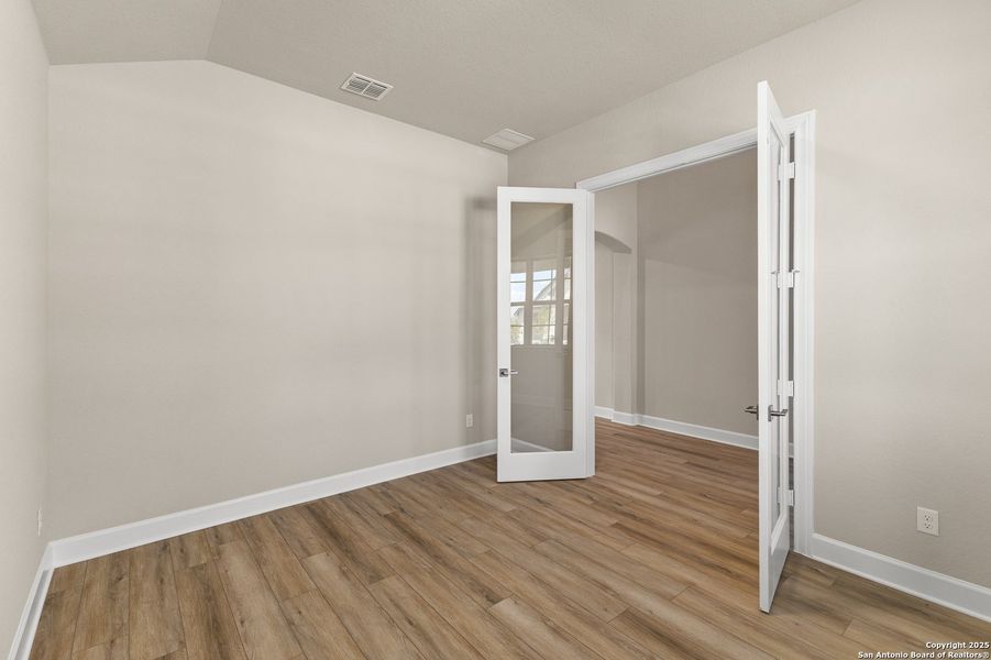 Spacious, unfurnished interior of a new home in The Enclave at Potranco Oaks, Castroville (Image 27).