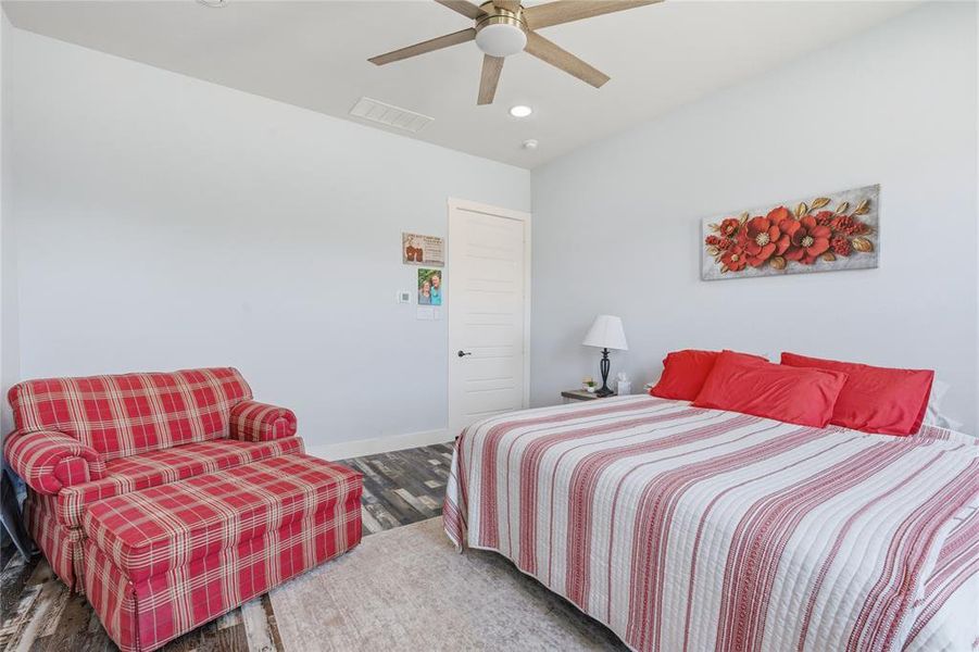 Furnished interior view inside a new home in , Rio Vista (Image 21).