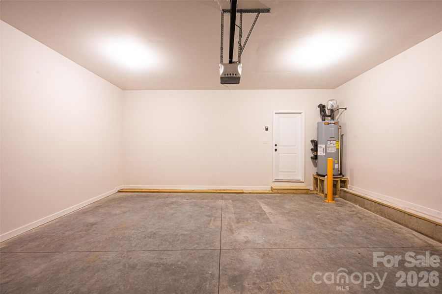 Spacious, unfurnished interior of a new home in , Hickory (Image 12).