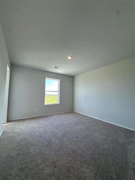 Spacious, unfurnished interior of a new home in Santa Fe, Cleveland (Image 12). Spacious, unfurnished interior of a new home in Santa Fe, Cleveland (Image 12).