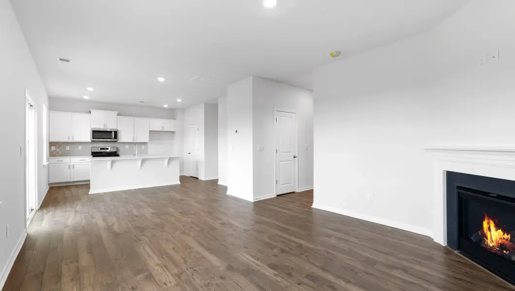 Spacious, unfurnished interior of a new home in Russell Place, Spartanburg (Image 18).
