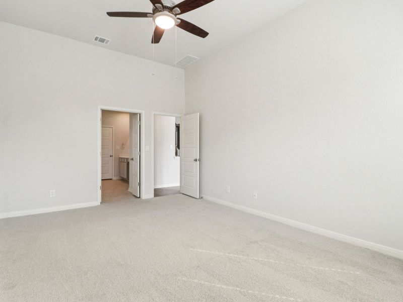 Spacious, unfurnished interior of a new home in Fox Falls, Boerne (Image 17). Spacious, unfurnished interior of a new home in Fox Falls, Boerne (Image 17).
