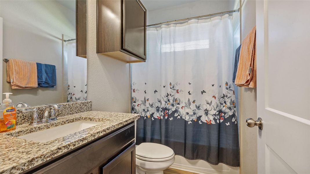 Furnished interior view inside a new home in , Nolanville (Image 9).