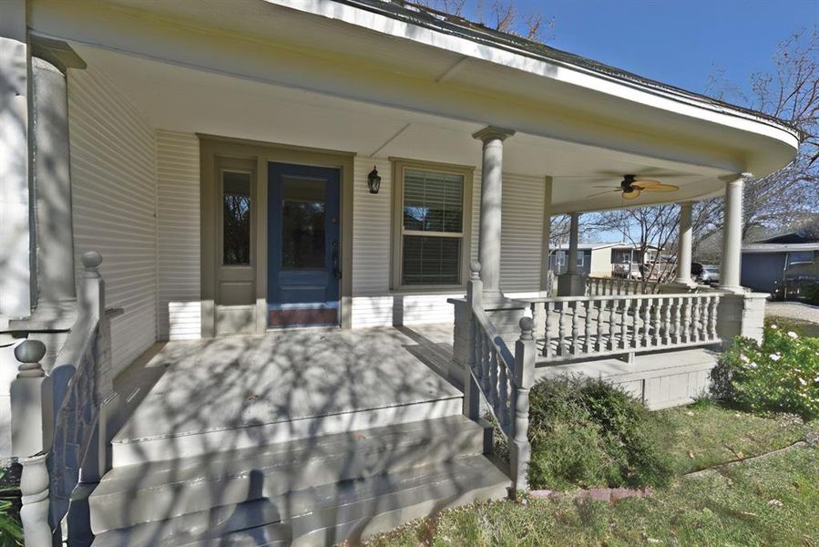 Exterior details and patio area of a home in , Alba (Image 3).