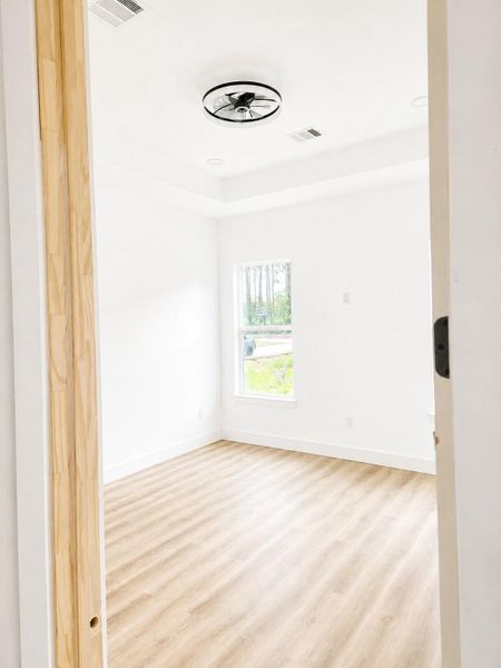 Spacious, unfurnished interior of a new home in , Dayton (Image 12).