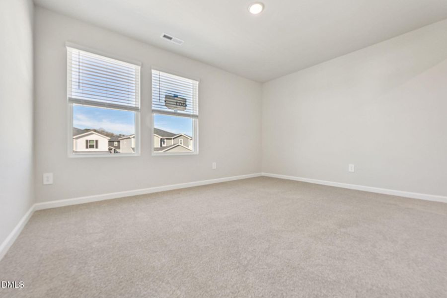 36-web-or-mls-Raleigh - Oak Manor - 749