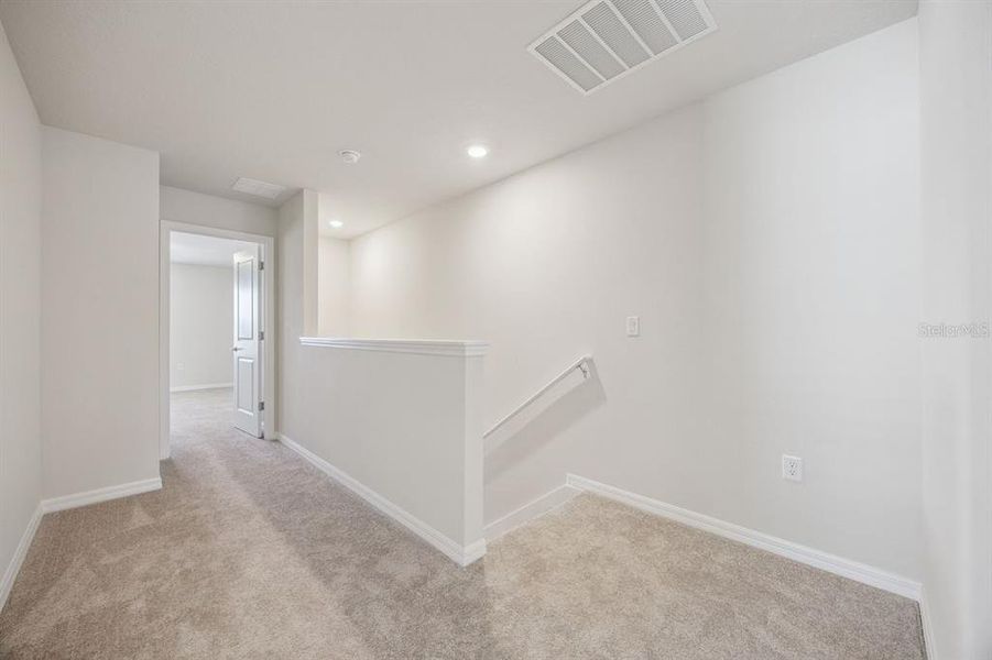 Spacious, unfurnished interior of a new home in , Winter Garden (Image 23).