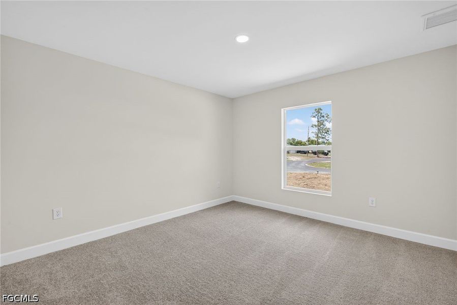 Spacious, unfurnished interior of a new home in Cape Coral, Cape Coral (Image 23).