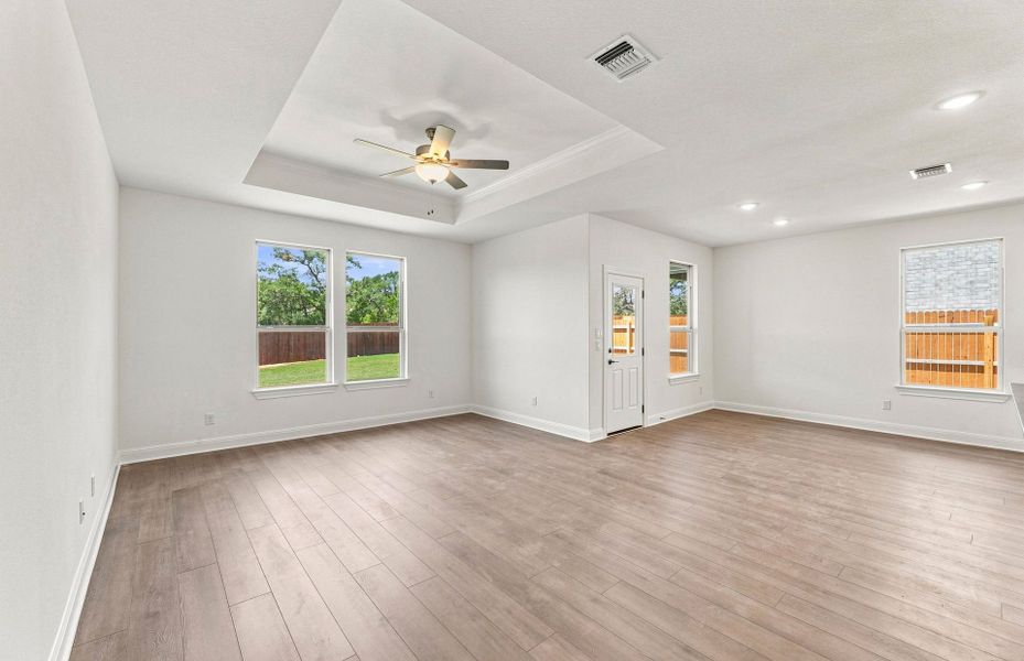 Spacious, unfurnished interior of a new home in Saddleback at Santa Rita Ranch, Liberty Hill (Image 31).