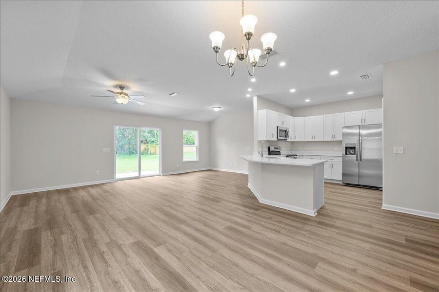 Spacious, unfurnished interior of a new home in , Palatka (Image 13).